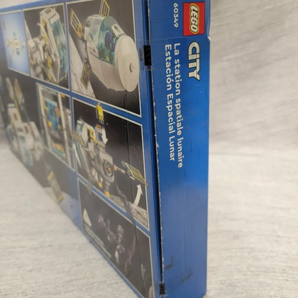 LEGO City Lunar Space Station 60349